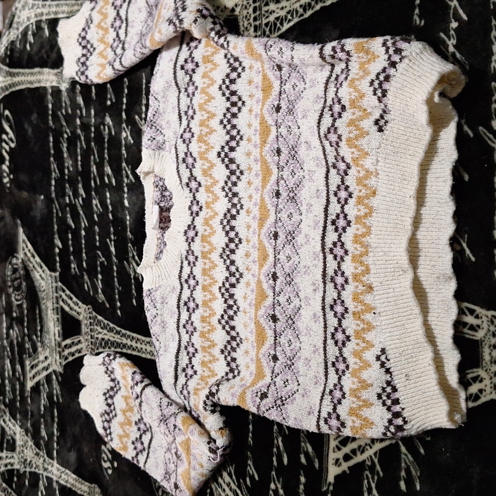 Wondernation Girls thick sweater size (7-8)
